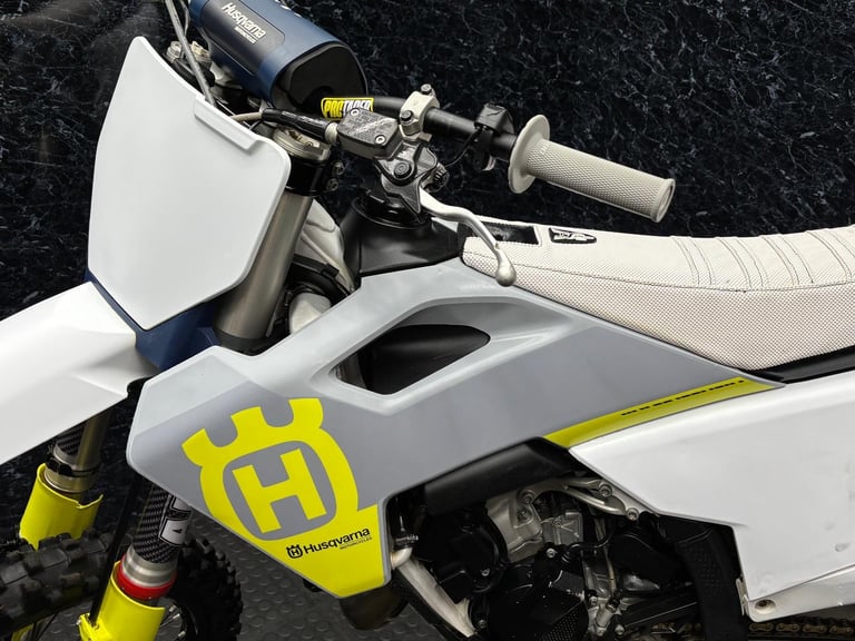Husqvarna TC 125 2023 (MX / MOTOCROSS / ENDURO ) @ AJ TRADING