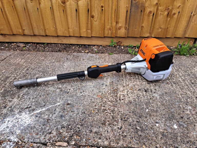 A 2022 Stihl combi head unit KM111R