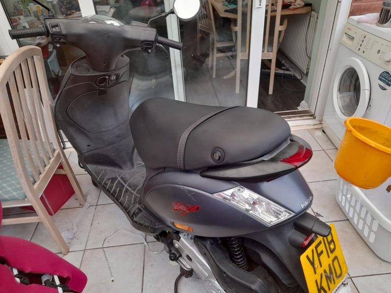 2018 Piaggio 2018 piaggio zip 50 49cc learner legal moped