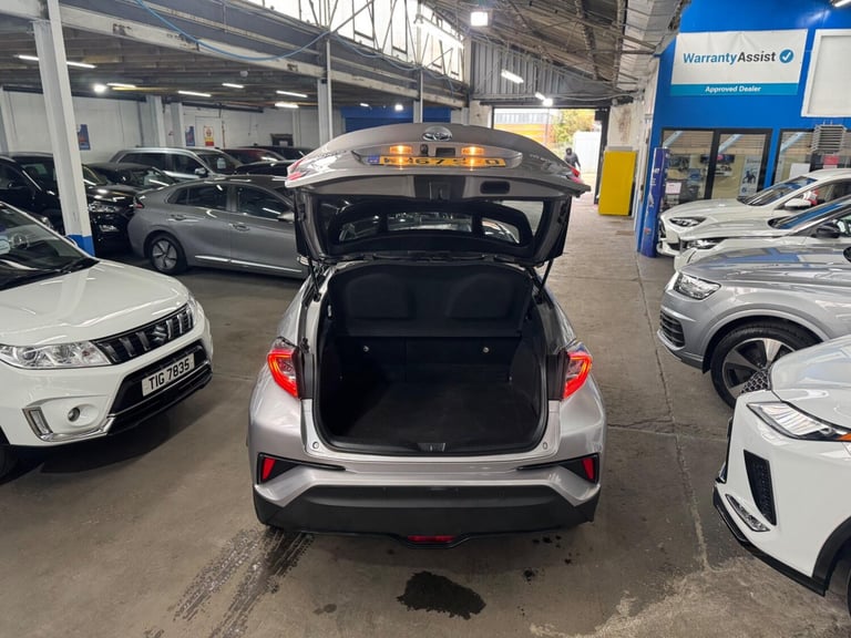 2018 Toyota C-HR 1.8 VVT-h Dynamic SUV 5dr Petrol Hybrid CVT Euro 6 (s/s) (122 ps) HATCHBACK Petr...