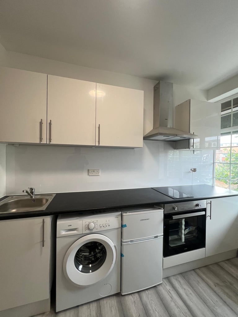 image for Room in Beaconsfield HP9 2PD