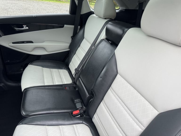 2017 Kia Sorento 2.2 CRDi KX-4 SUV 5dr Diesel Auto AWD Euro 6 (197 bhp) ESTATE Diesel Automatic