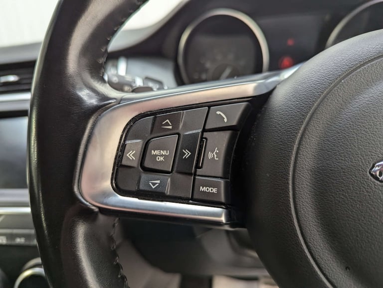 2018 Jaguar E-Pace 2.0 E-Pace R-Dynamic SE D AWD Auto 4WD 5dr SUV Diesel Automatic