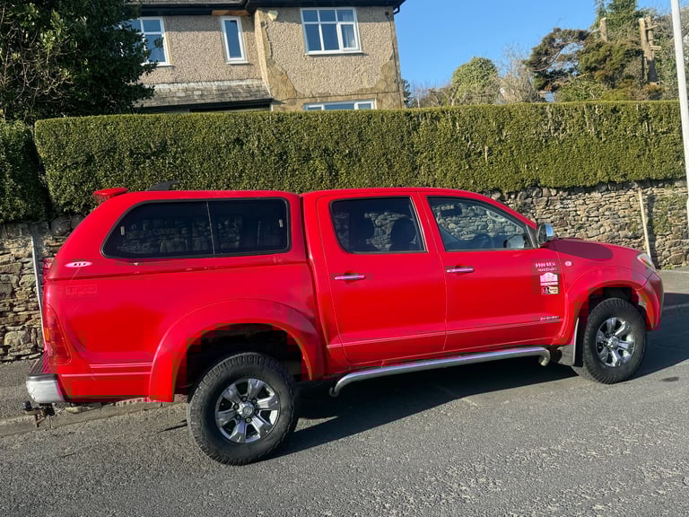 2008 TOYOTA HILUX INVINCIBLE DOUBLE CAB D/C 3.0 D4-D MANUAL 4X4 RED