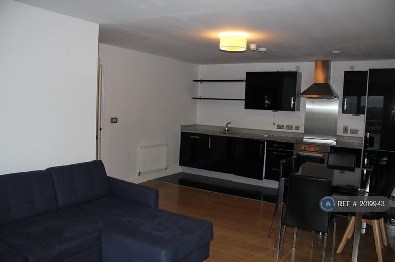 image for 2 bedroom flat in Barge Walk, London, SE10 (2 bed) (#2019943)