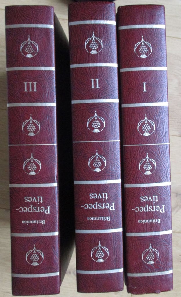 Encyclopedia Britannica Full Set - 1968 200th Anniversary - 23 + 4 Volumes