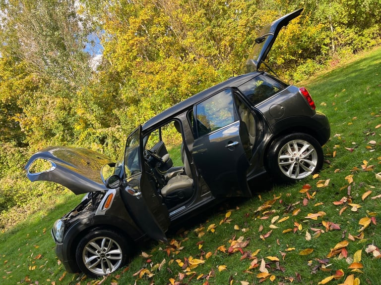 2011 MINI Countryman 1.6 Cooper 5dr Auto HATCHBACK Petrol Automatic