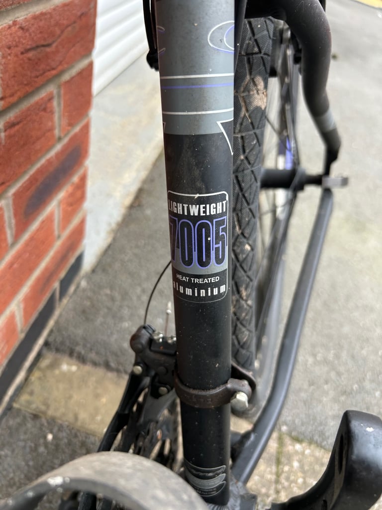 Black Carrera subway 1 hybrid commuting bicycle 