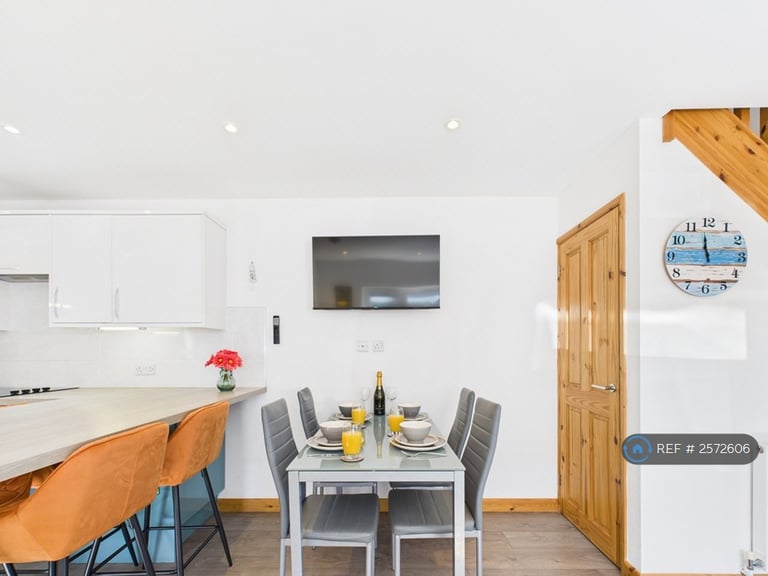 2 bedroom house in Surf View, Newquay, TR7 (2 bed) (#2572606)