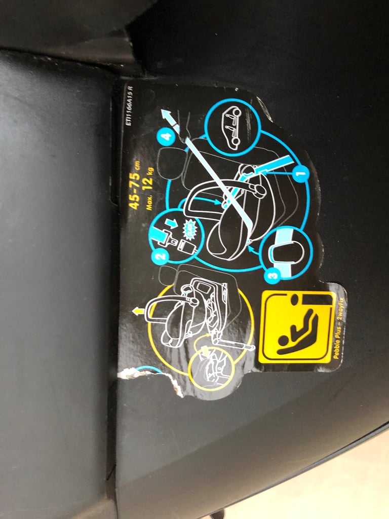 Maxi Cosi Pebble Plus Car Seat with ISO fix 2 way fix base.