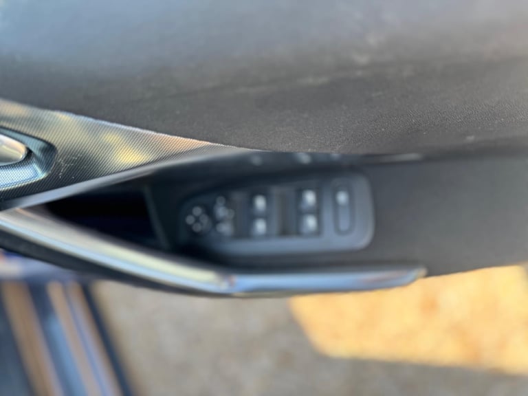 2016 Peugeot 2008 1.2 PureTech Allure Euro 6 (s/s) 5dr HATCHBACK Petrol Manual