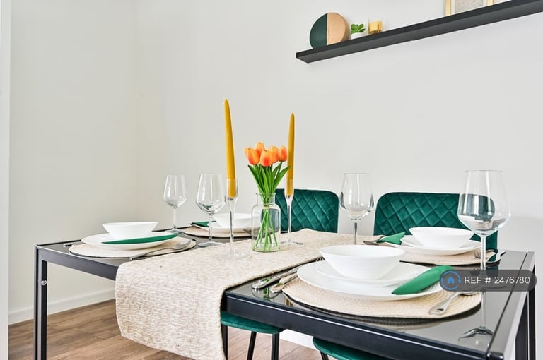 1 bedroom flat in Station Parade, Sevenoaks, TN13 (1 bed) (#2476780)