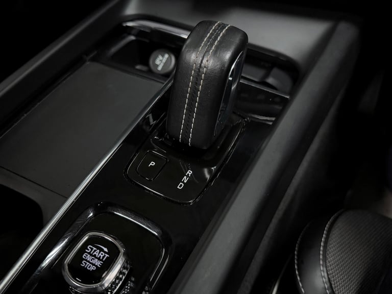 2021 Volvo XC60 R-Design Pro T8 AWD (390 hp) Auto ESTATE Petrol/Electric Hybrid Automatic