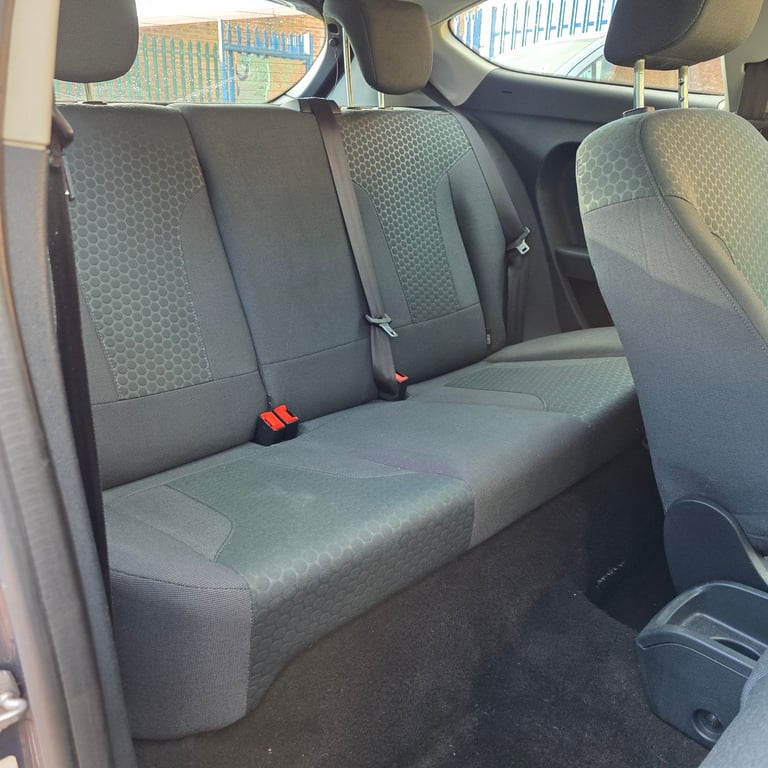 FORD FIESTA MK7 ZETEC S EDITION 1.6 DIESEL 95 BHP YEAR 2011 12 MONTHS MOT&£20 ROAD TAX PEAR YEAR!!!