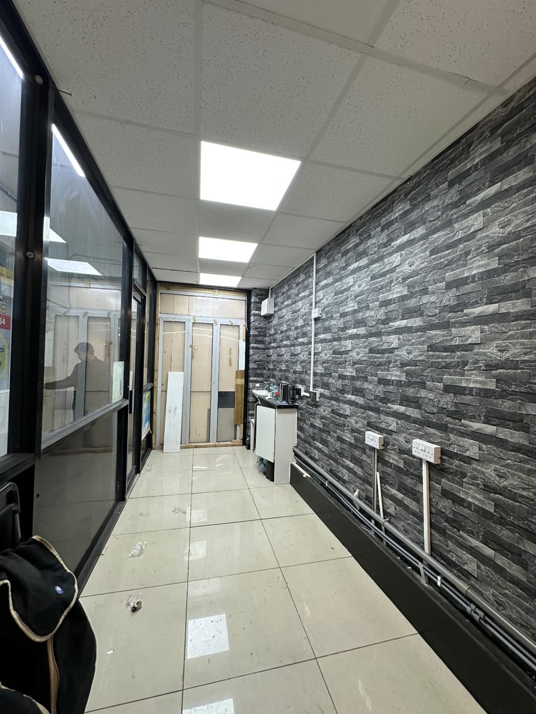 🏢 MODERN OFFICE SPACE TO LET – WHITECHAPEL E1 (GROUND FLOOR REAR) 🌟