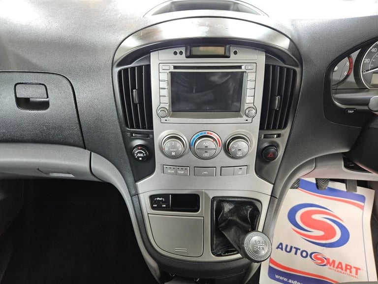 2012 61 HYUNDAI I800 2.5 CRDI STYLE MPV 5DR DIESEL MANUAL EURO 4 (168 BHP) DIESE