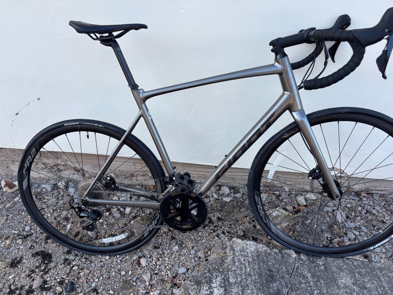 Giant Contend SL Road Bike L1 - fantastic buy!