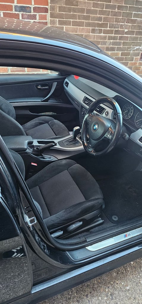 BMW, 318d, 2009, Semi-Auto, 