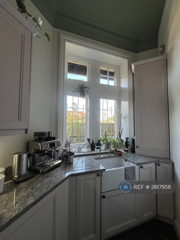 2 bedroom flat in St.Mary's Road, Leeds, LS7 (2 bed) (#2617958)