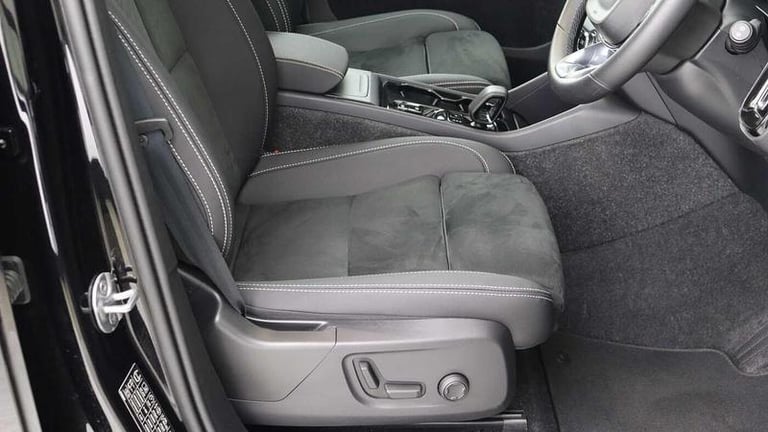 2025 Volvo XC40 Black Edition Ultra B3 Mild hybrid Petrol Automatic SUV Hybrid Automatic