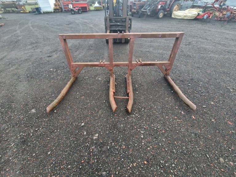 Tractor three point linkage rear double bale lifter 