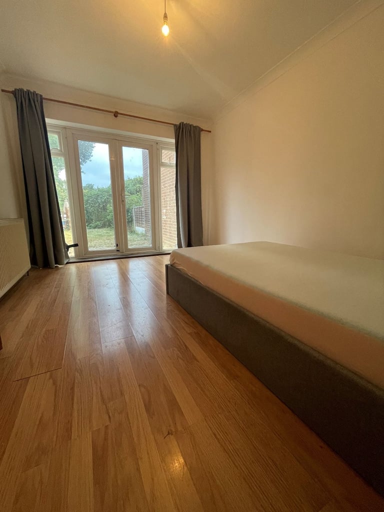 GROUND FLOOR GARDEN STUDIO FLAT FOR RENT IN THE HEART OF WALTHAMSTOW 