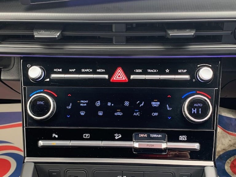 2025 Hyundai Santa Fe 1.6 TGDi Hybrid Calligraphy 5dr 4WD Auto ESTATE Petrol/Electric Hybrid Auto...
