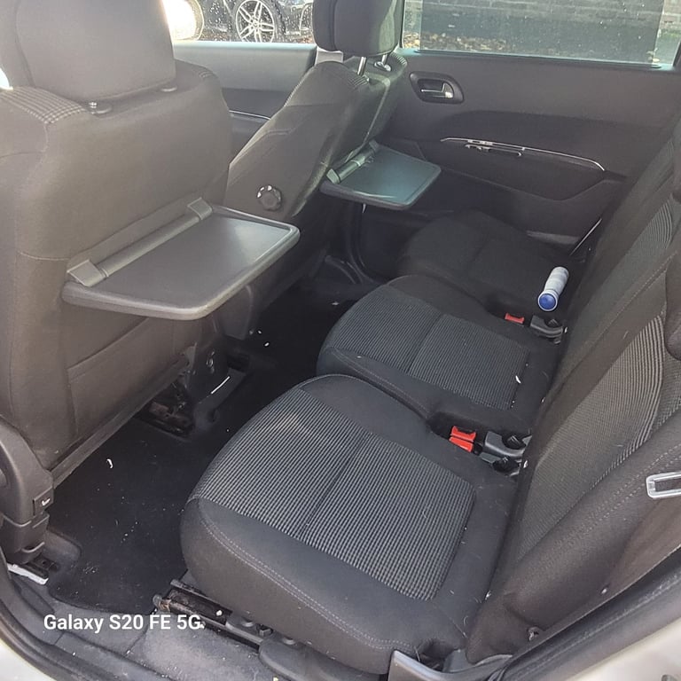 Peugeot, 5008, MPV, 2011, Manual, 1560 (cc), 5 doors