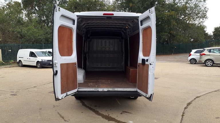 Peugeot Boxer 2.2 BlueHDi 435 Professional L4 H2 Euro 6 (s/s) 5dr Diesel Manual