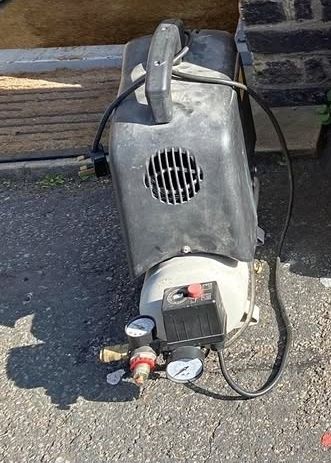 image for The compressor turns on but has a leak somewhere