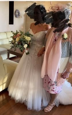 Essence of Australia wedding dress size 8-10 