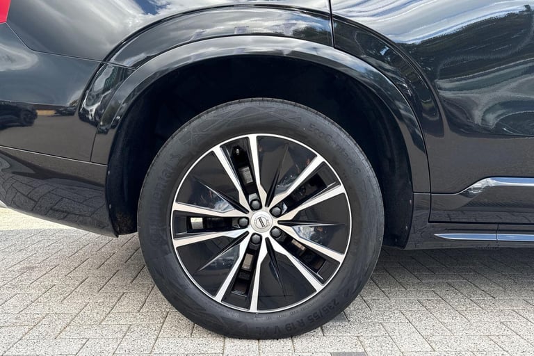 2021 Volvo XC90 2.0 B5 MHEV Momentum SUV 5dr Diesel Hybrid Auto 4WD Euro 6 (s/s) (235 ps) ESTATE ...