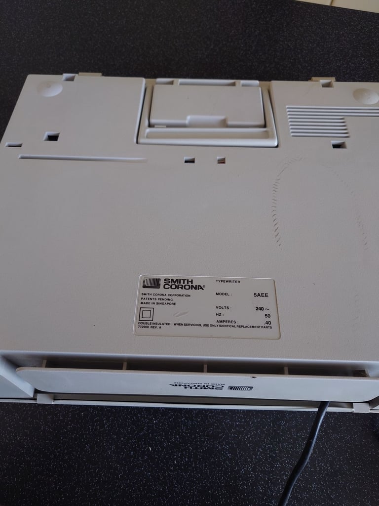 Smith Corona XL 1500 electric typewriter 