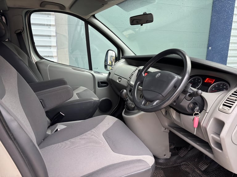 RENAULT TRAFIC 2.0TD DCI SL27 SPORT MINIBUS 1 OWNER FROM NEW ONLY DONE 117,000 MILES