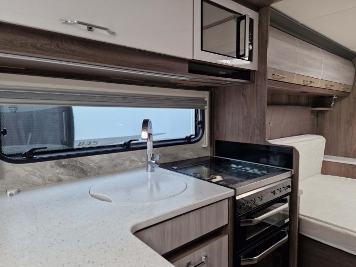 2022 Coachman Lusso II Used Caravan