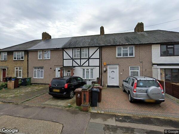Lovely 4-bed house in Dagenham Perfect for a large family. RM8