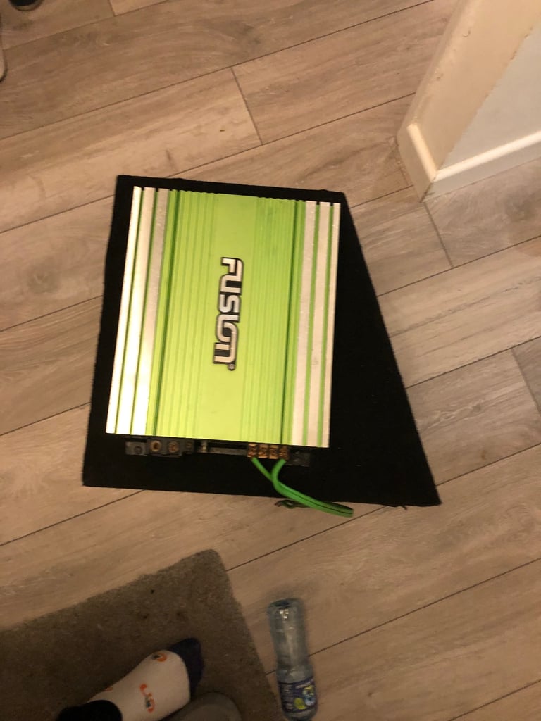 Fusion subwoofer and amp 