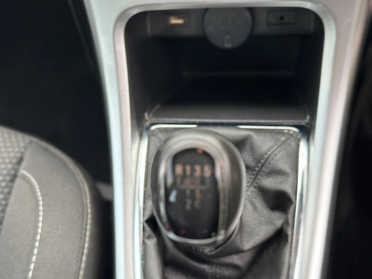 2015 Vauxhall Astra 1.6i SRi Euro 6 5dr HATCHBACK Petrol Manual