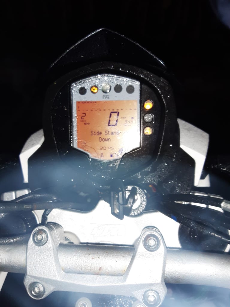 KTM DUKE 125 2015 , 125cc low mileage, long MOT