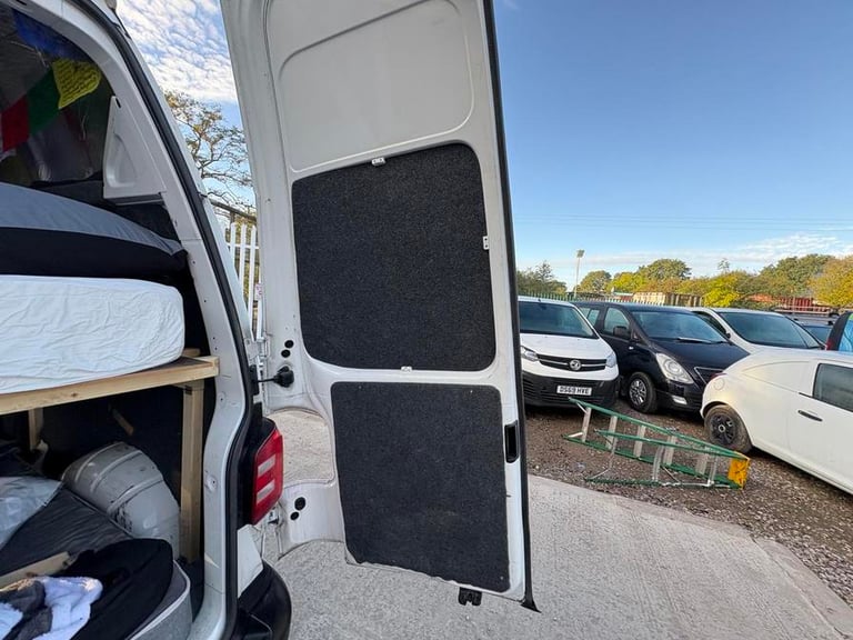 2017 Volkswagen Transporter Transporter T32 Startline TDI BlueMotion Technology 4Motion Camper DI...