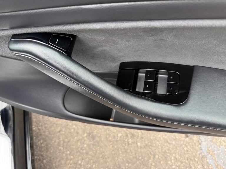 2019 Tesla Model 3 Standard Range Plus Auto RWD 4dr SALOON Electric Automatic