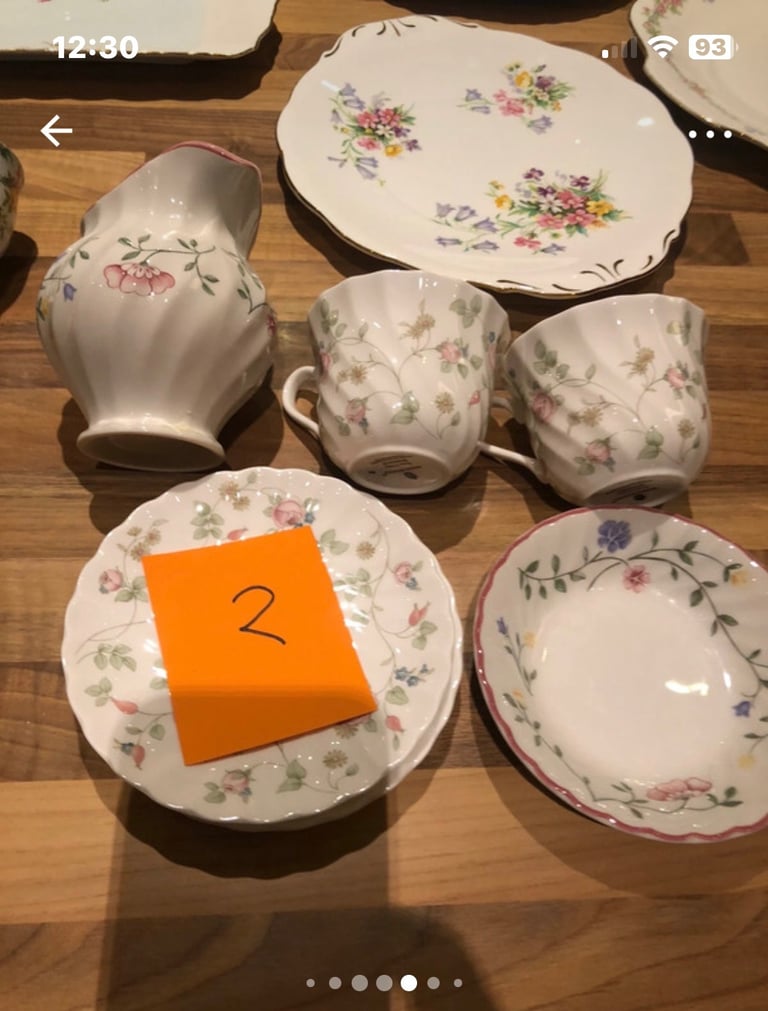 36 Pieces of Bone China Tableware