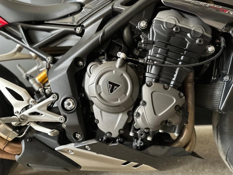 Stunning Low Mileage 2021/71 Triumph Speed Triple 1200 RR Motorcycle 