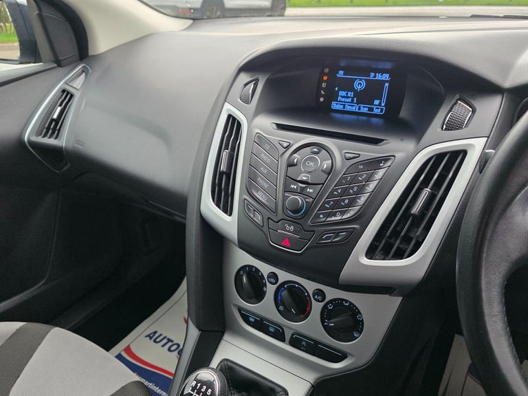 2013 Ford Focus 1.6 TDCi Zetec Euro 5 (s/s) 5dr Hatchback Diesel Manual
