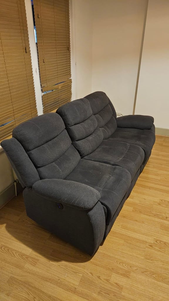 Electric Recliner Sofa – Cinema-Style 3-Seater with Cup Holders & USB