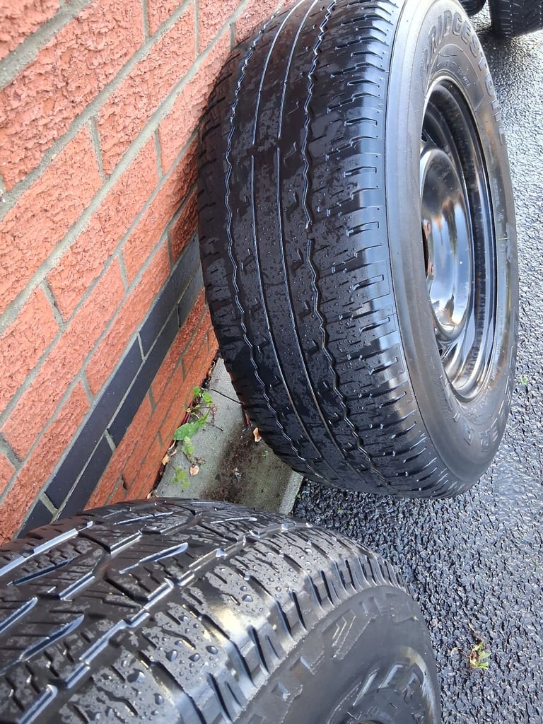 4 Toyota 4wd pick up wheels tyers. 