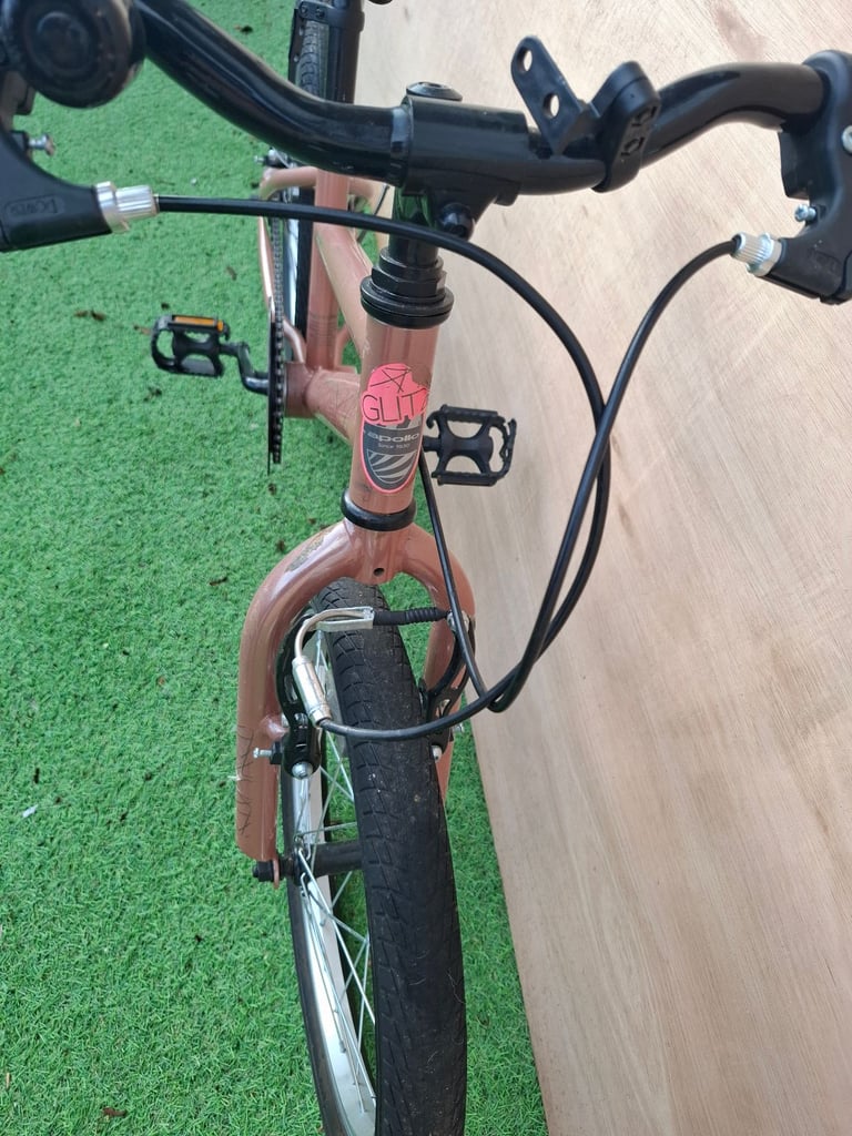 Apollo girls bike 