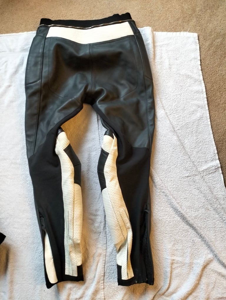 Held Womens Leather Motorbike 2 piece Suit  Size UK 12 EU 42 Jacket 38" Trousers 32"