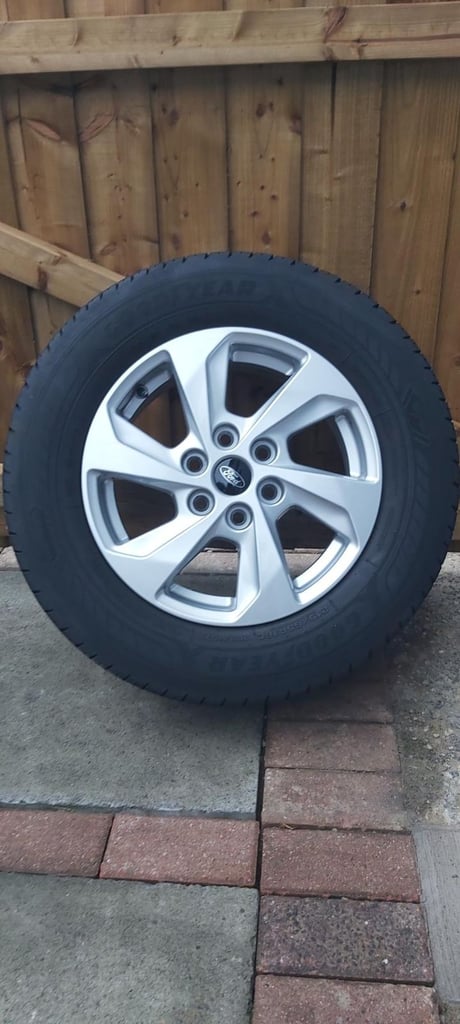 newer shape ford transit alloy wheel/tyre