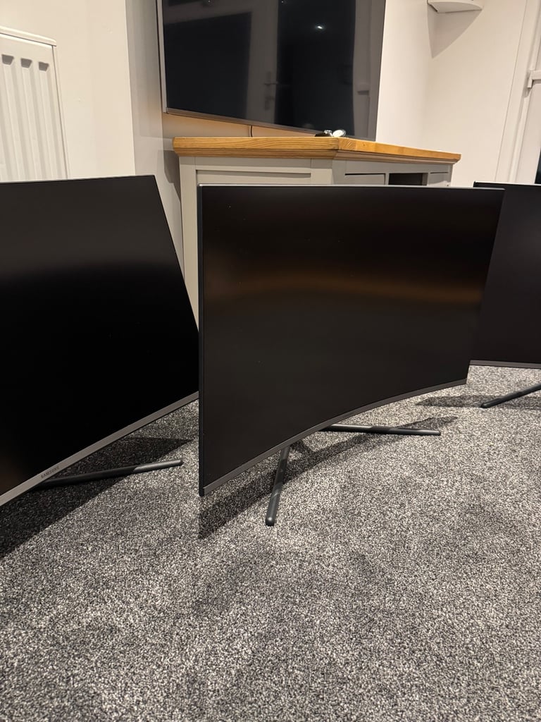 image for Samsung U32R592 32Inch Curved UHD 4K  gaming Monitor 3840x2160 HDMI, 